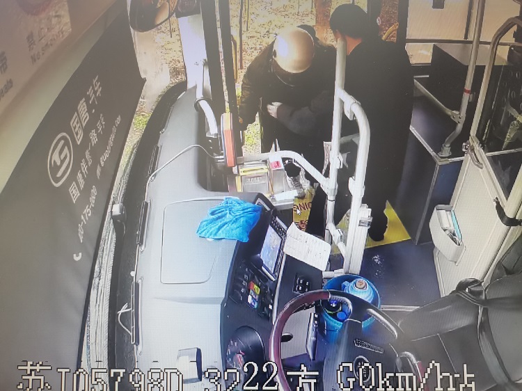 袁德骝.jpg